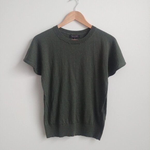 Banana Republic 100% merino wool olive green short sleeve sweater top Small - Picture 1 of 11